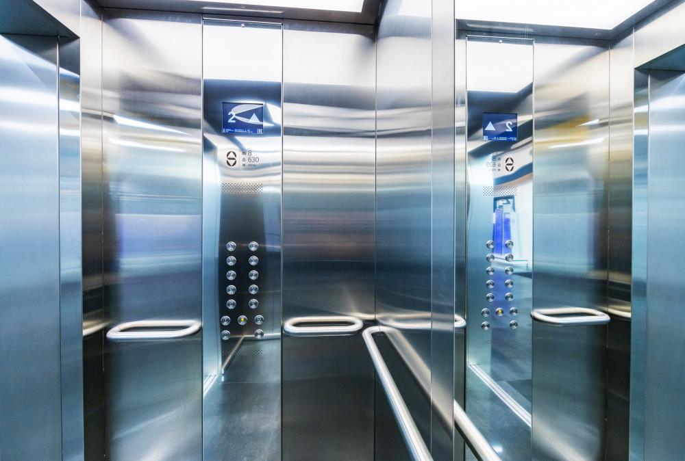 Щербинский завод прорабатывает поставки лифтов в рассрочку в десятки регионов