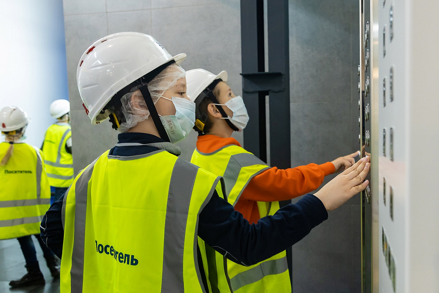 Щербинский лифтостроительный завод открыл двери для экскурсантов