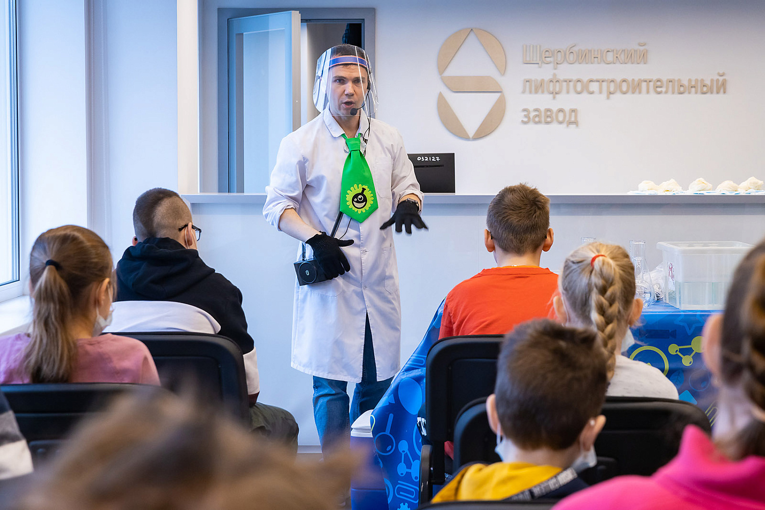 Щербинский лифтостроительный завод открыл двери для экскурсантов Щербинский лифтостроительный завод открыл двери для экскурсантов